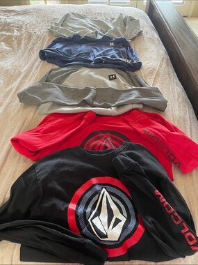 Volcom Black, Red & White Graphic Long-Sleeve Kids Tee Set of 5 long sleeve tees